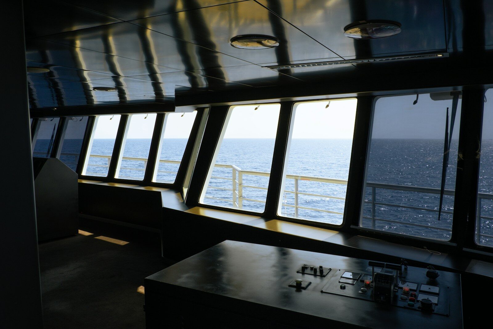 GPS navigace lodě elektronická válka spoofing